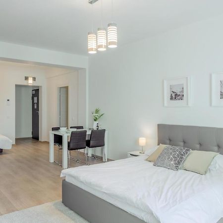 Atlas Unirii: Upscale Flats In The Heart Of Bucharest! Екстериор снимка