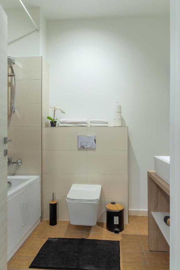 Atlas Unirii: Upscale Flats In The Heart Of Bucharest! Екстериор снимка