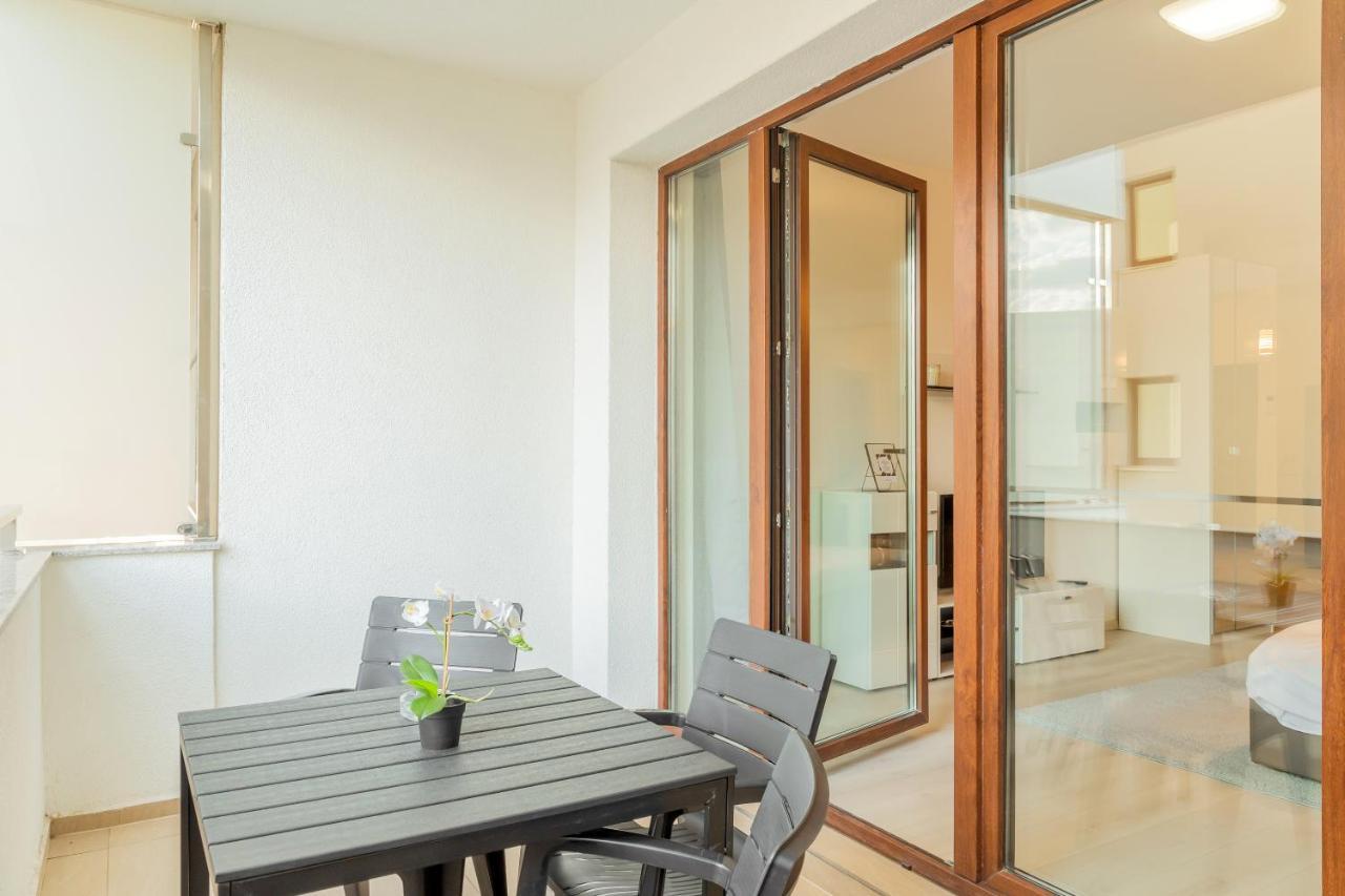 Atlas Unirii: Upscale Flats In The Heart Of Bucharest! Екстериор снимка