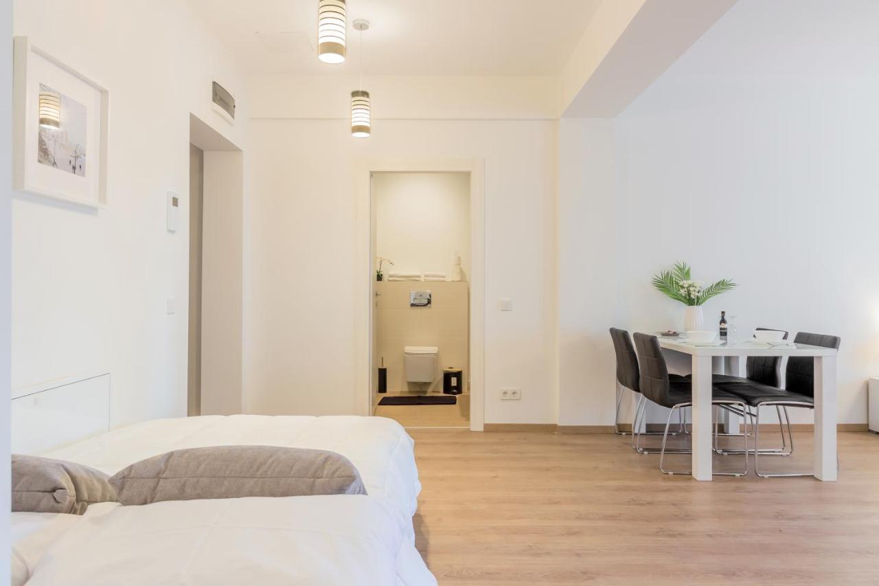 Atlas Unirii: Upscale Flats In The Heart Of Bucharest! Екстериор снимка